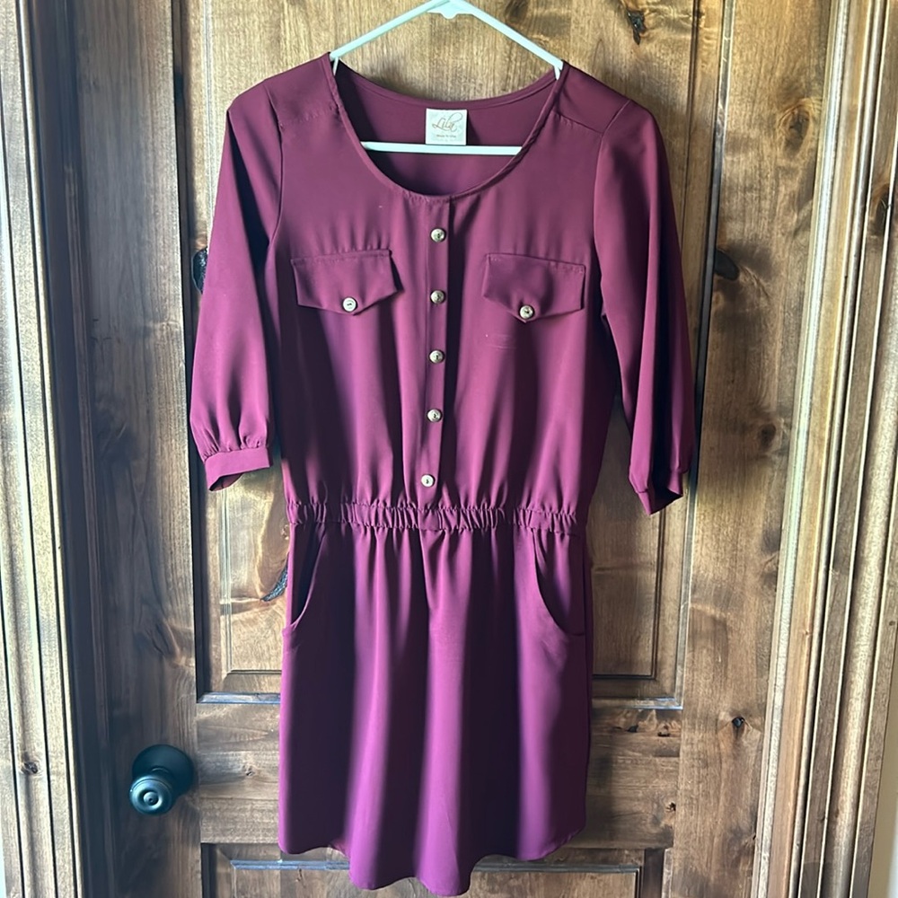 Scoop neck maroon dress